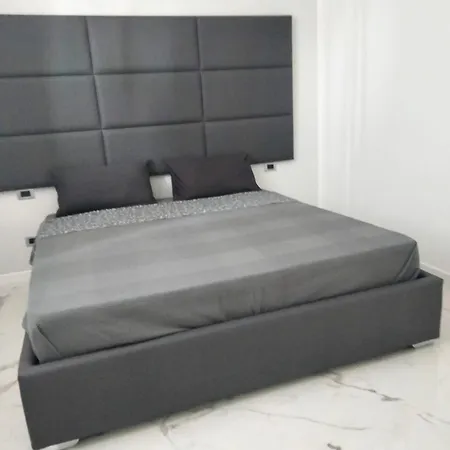 Lux - Arenella Villa